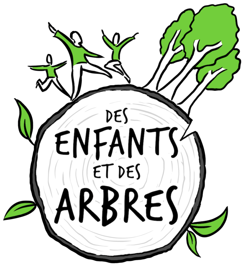 Des enfants et des arbres